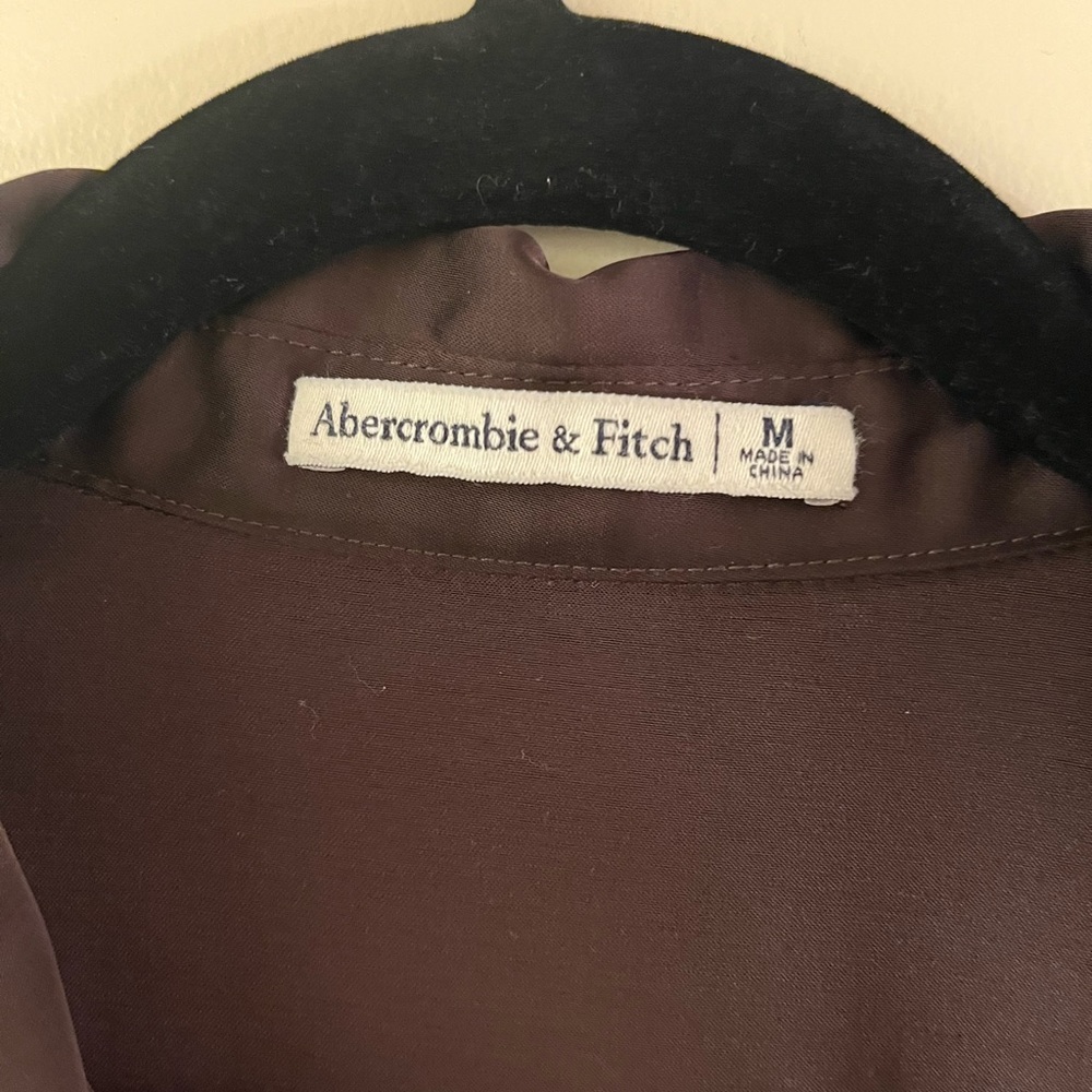 Abercrombie and Fitch Long-Sleeve
Satin Button-Up Shirt - Picture 4 of 4